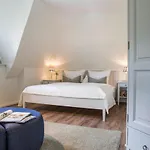 Ferienhaus, *